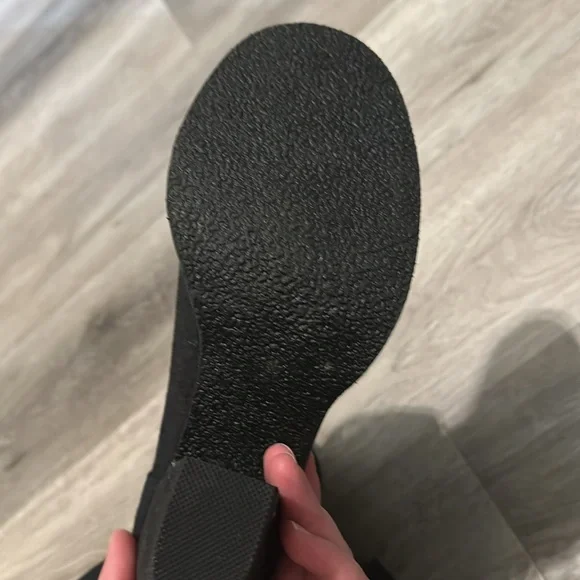 Sbicca black boots, like new, can wear up or down - Picture 6 of 9